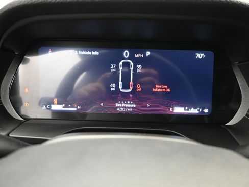 Used 2024 Jeep Grand Cherokee L Laredo image 12