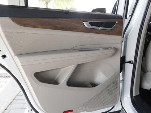 Certified 2026 Volkswagen Atlas SE FWD image 30