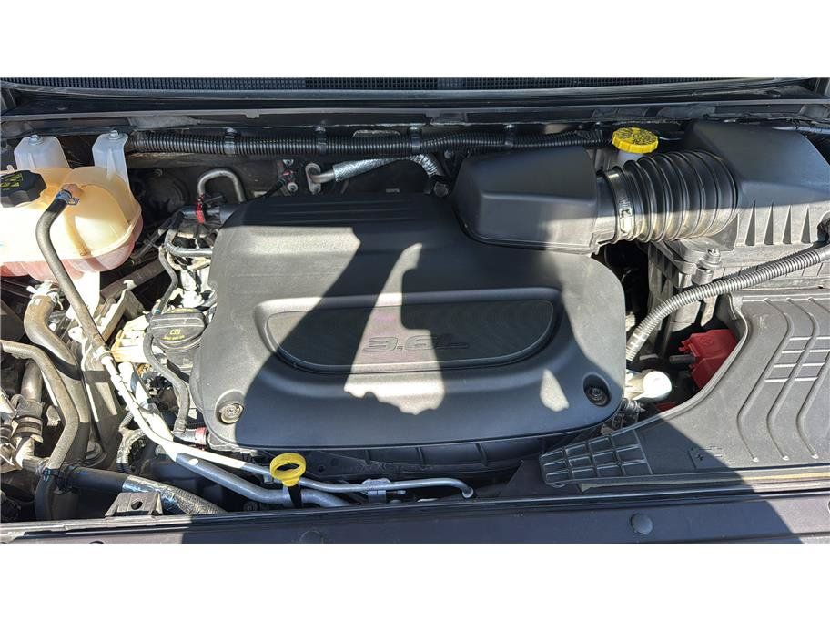 Used 2024 Chrysler Pacifica Touring-L FWD image 43