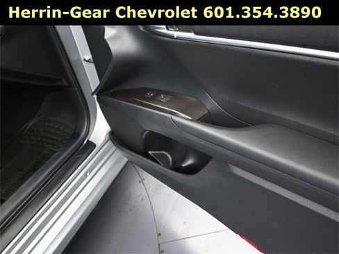 Used 2024 Toyota Camry SE image 23