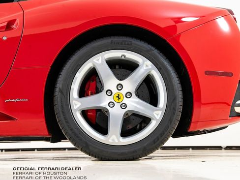 Used 2010 Ferrari California RWD image 21