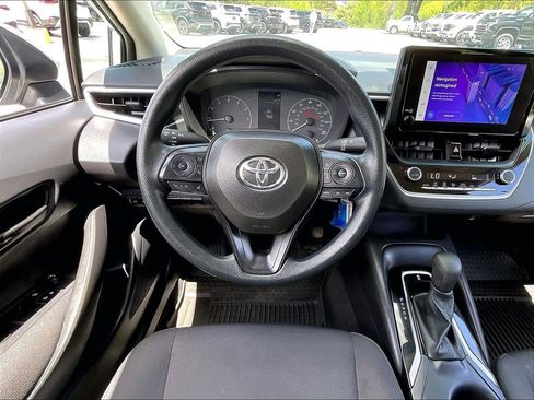 Used 2025 Toyota Corolla LE FWD image 16
