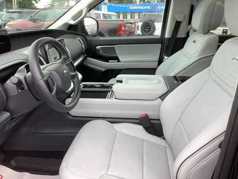 New 2026 Ford Expedition Max Platinum w/ Platinum Ultimate Package AWD/4WD image 13