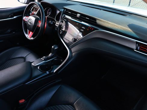 Used 2018 Toyota Camry SE w/ Audio Package image 23