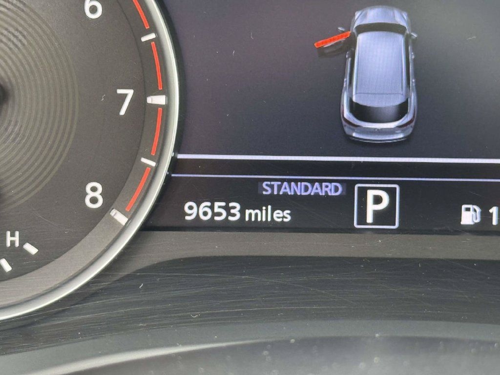 Used 2019 INFINITI QX50 Luxe w/ Navigation Package AWD/4WD image 23