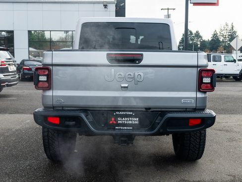 Used 2020 Jeep Gladiator Overland image 6