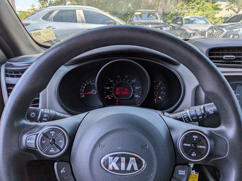 Used 2019 Kia Soul FWD image 25