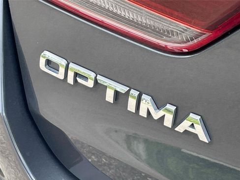 Used 2019 Kia Optima S w/ S Panoramic Sunroof Package FWD image 8