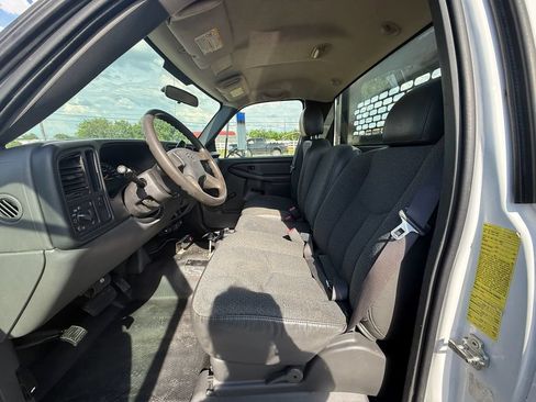Used 2006 Chevrolet Silverado 3500 2WD Regular Cab w/ Heavy-Duty Power Package image 12