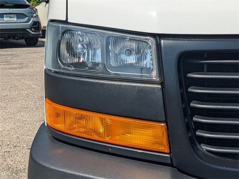 Used 2023 GMC Savana 2500 Extended w/ Driver Convenience Package image 9