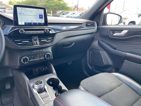Used 2025 Ford Escape ST-Line AWD/4WD image 18