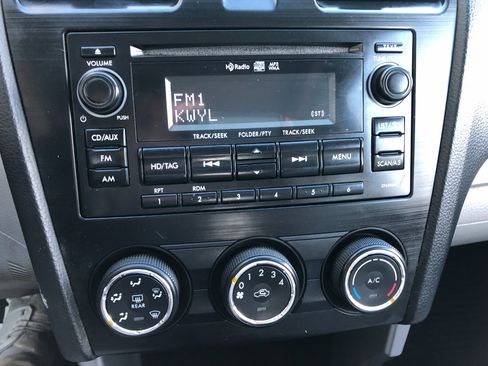 Used 2015 Subaru Forester 2.5i Premium image 19