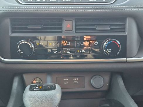 Used 2024 Nissan Rogue S AWD/4WD image 24