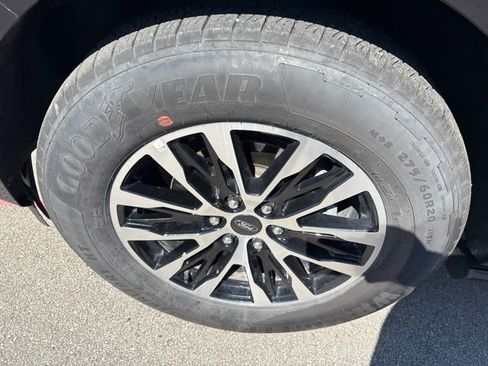 Used 2025 Ford Expedition Max Platinum AWD/4WD image 14