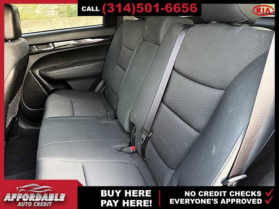 Used 2012 Kia Sorento LX w/ Convenience Pkg FWD image 11