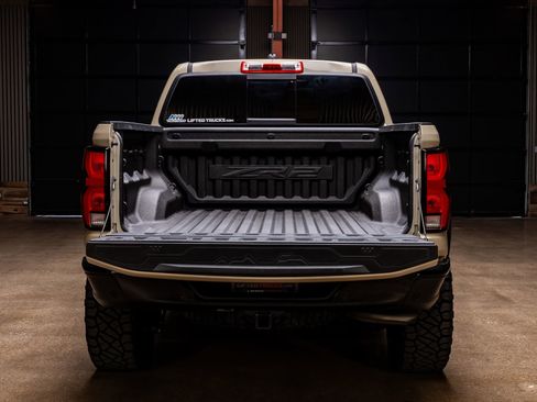 Used 2023 Chevrolet Colorado ZR2 w/ ZR2 Convenience Package III AWD/4WD image 9