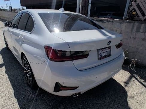 Used 2019 BMW 330i Sedan w/ Convenience Package RWD image 3