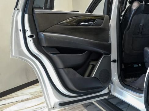 Used 2020 Cadillac Escalade Platinum RWD image 62