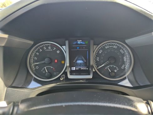 Used 2022 Toyota Tacoma SR5 image 28