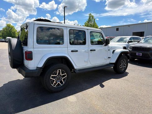 New 2026 Jeep Wrangler Unlimited Sahara AWD/4WD image 2