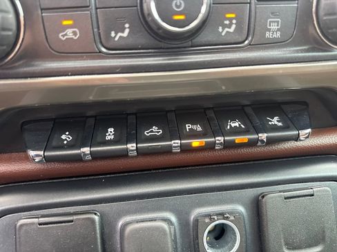 Used 2017 Chevrolet Silverado 1500 High Country AWD/4WD image 24