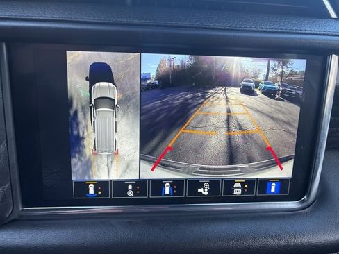 Used 2024 GMC Yukon XL Denali image 48