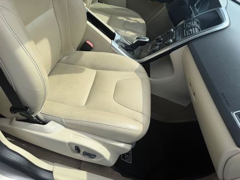 Used 2015 Volvo XC60 T6 Premier Plus AWD/4WD image 22