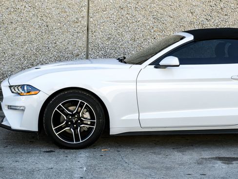 Used 2022 Ford Mustang Premium image 15