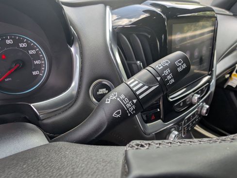 Used 2023 Chevrolet Traverse LT FWD image 25