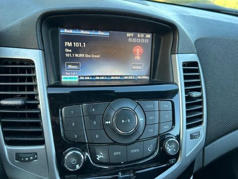 Used 2015 Chevrolet Cruze LT image 21