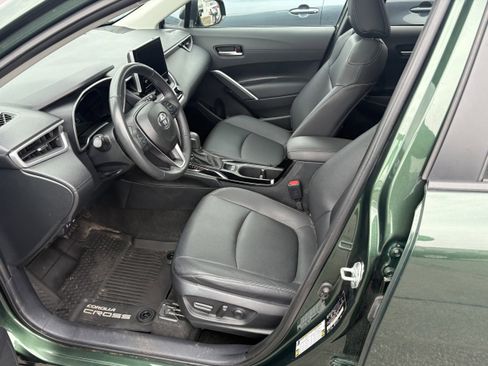 Used 2023 Toyota Corolla Cross XLE w/ Convenience Package AWD/4WD image 3