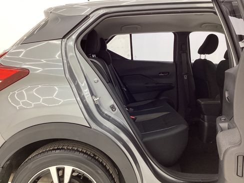 Used 2020 Nissan Kicks SV image 21