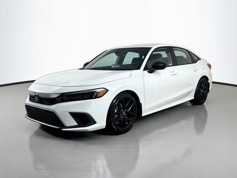 Used 2023 Honda Civic Sport image 4