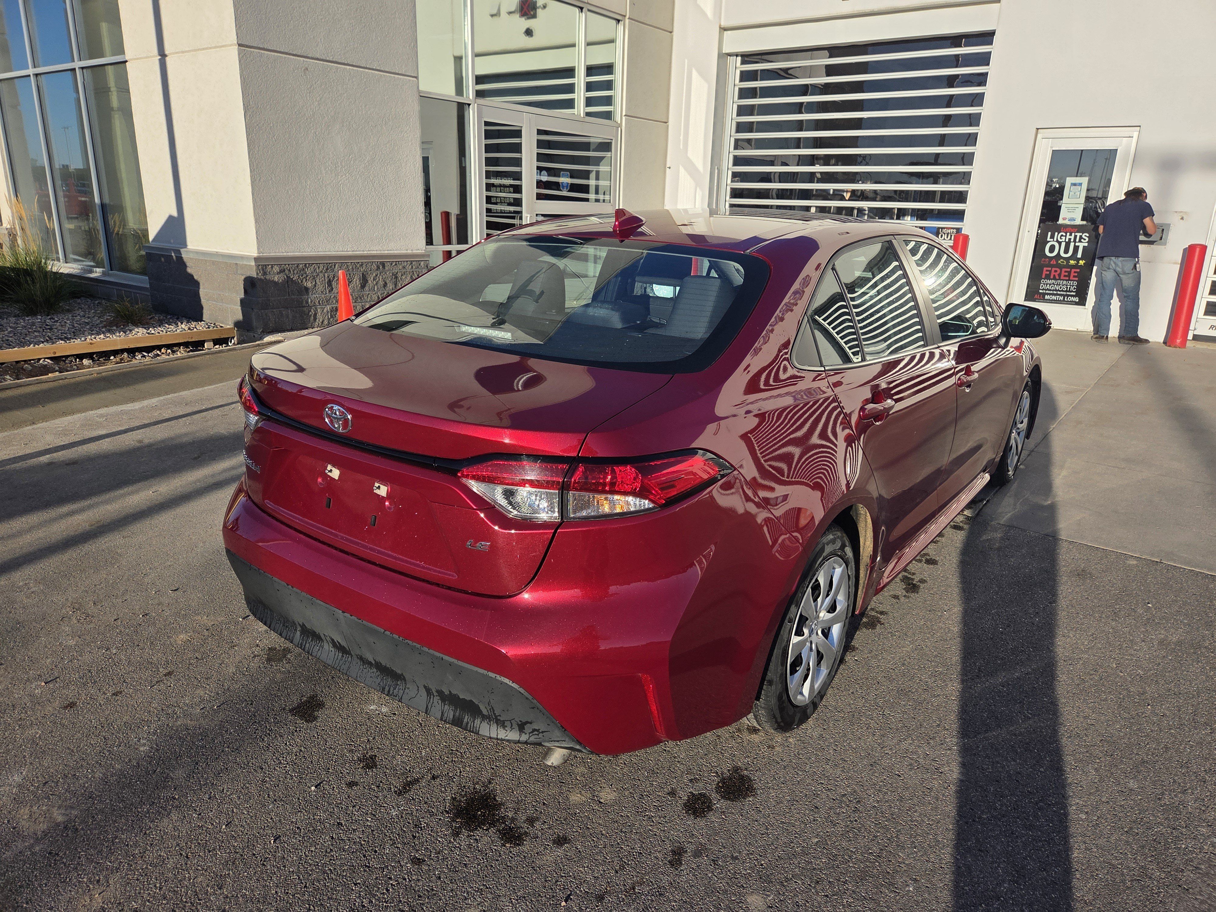 Used 2025 Toyota Corolla LE FWD image 5