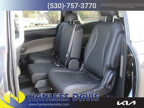 New 2026 Kia Carnival LXS image 14