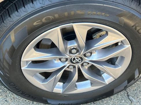 Certified 2023 Toyota Sienna LE FWD image 22