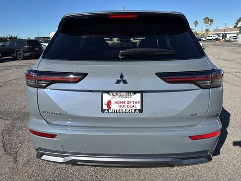 New 2026 Mitsubishi Outlander SE FWD image 6