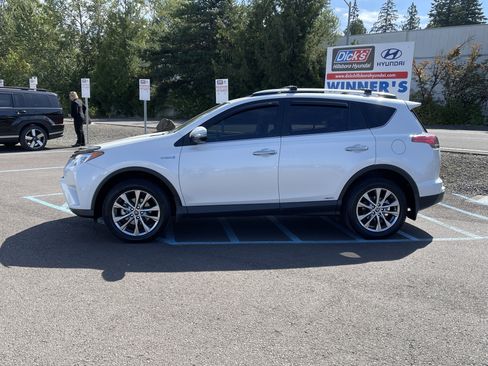 Used 2018 Toyota RAV4 Limited w/ Advanced Technology Package AWD/4WD image 2