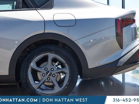 Used 2025 Kia K4 FWD image 27