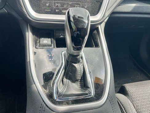 Used 2025 Subaru Outback Premium AWD/4WD image 29