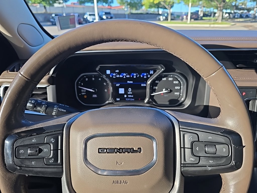 Used 2021 GMC Yukon Denali w/ Denali Ultimate Package AWD/4WD image 12