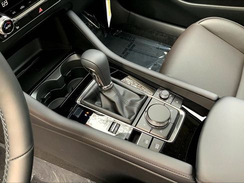 Used 2025 MAZDA MAZDA3 2.5 Turbo Sedan w/Premium Plus image 17