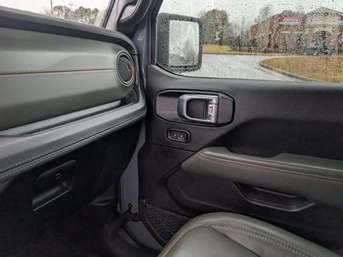 Used 2024 Jeep Gladiator Mojave w/ Convenience Group AWD/4WD image 68