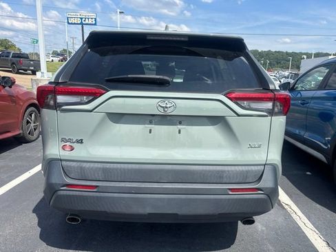 Used 2019 Toyota RAV4 XLE FWD image 4