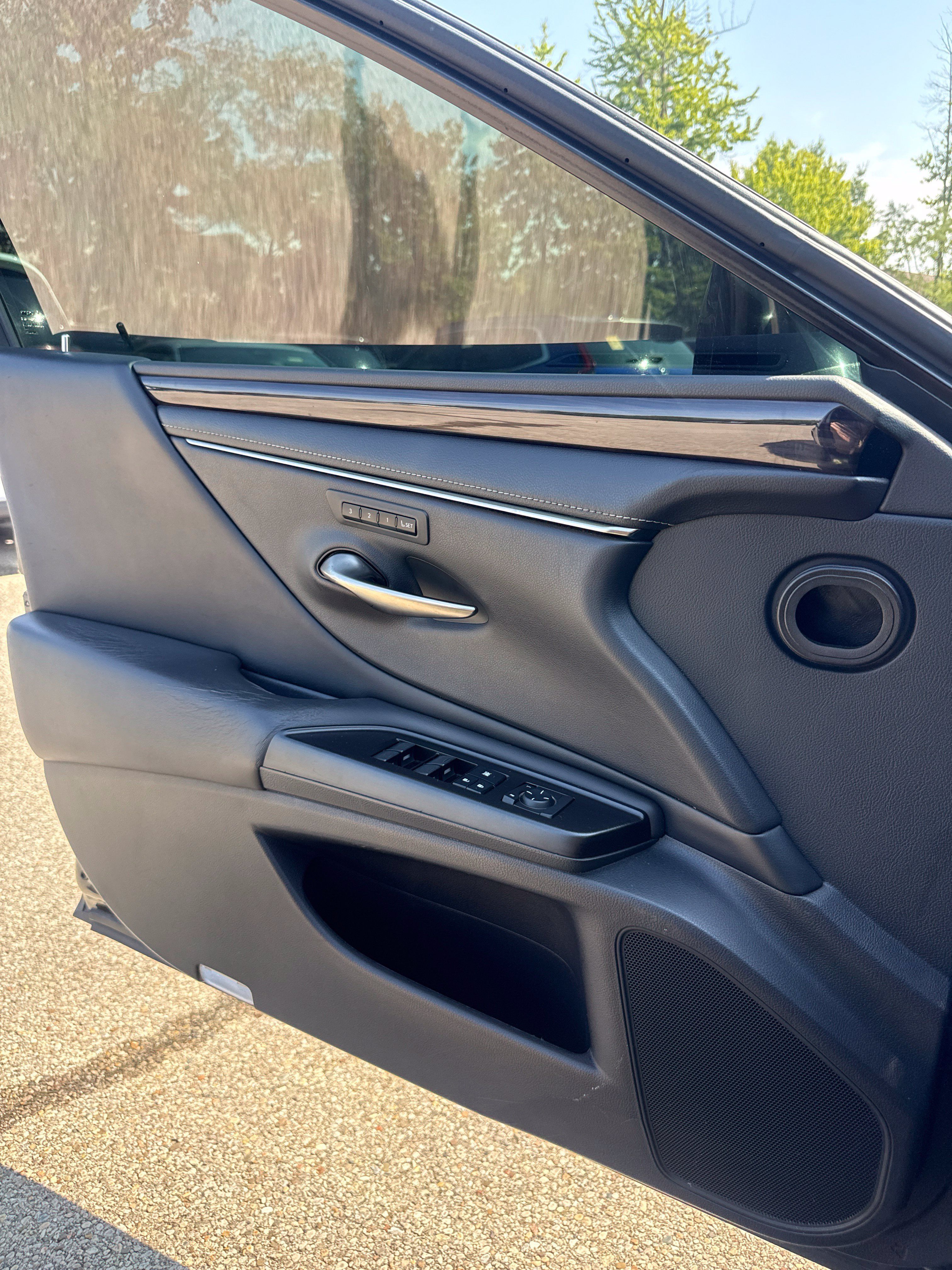 Used 2019 Lexus ES 350 w/ Premium Package FWD image 6