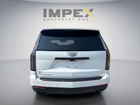 Used 2026 Cadillac Escalade ESV Platinum Sport w/ LPO, Floor Liner Package AWD/4WD image 4