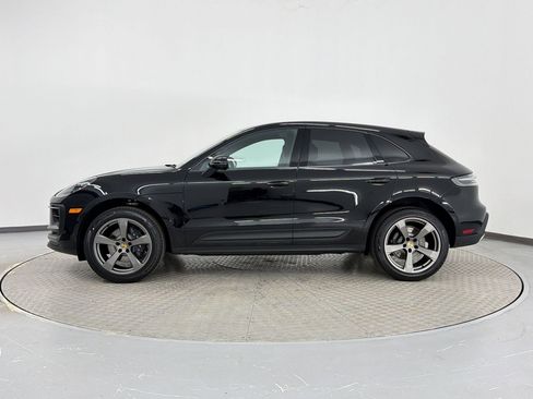 New 2026 Porsche Macan image 2