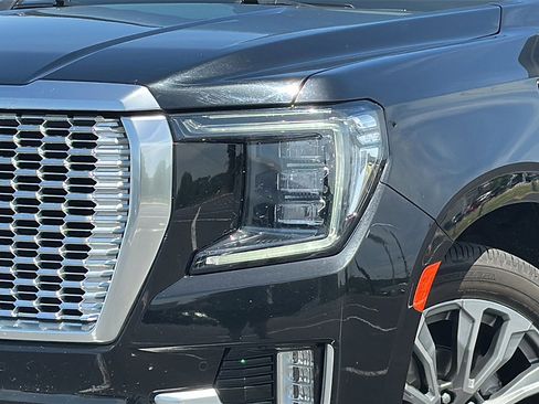 Used 2021 GMC Yukon Denali w/ Denali Premium Package image 4