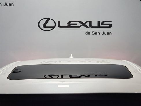 Used 2024 Lexus ES 300h w/ Premium Package image 7