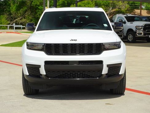 Used 2025 Jeep Grand Cherokee L Altitude AWD/4WD image 7